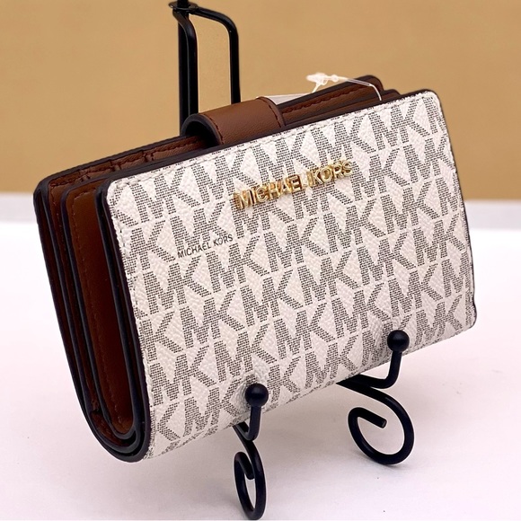 Michael Kors Jet Set Travel Medium Bifold Wallet Vanilla - Picture 1 of 15